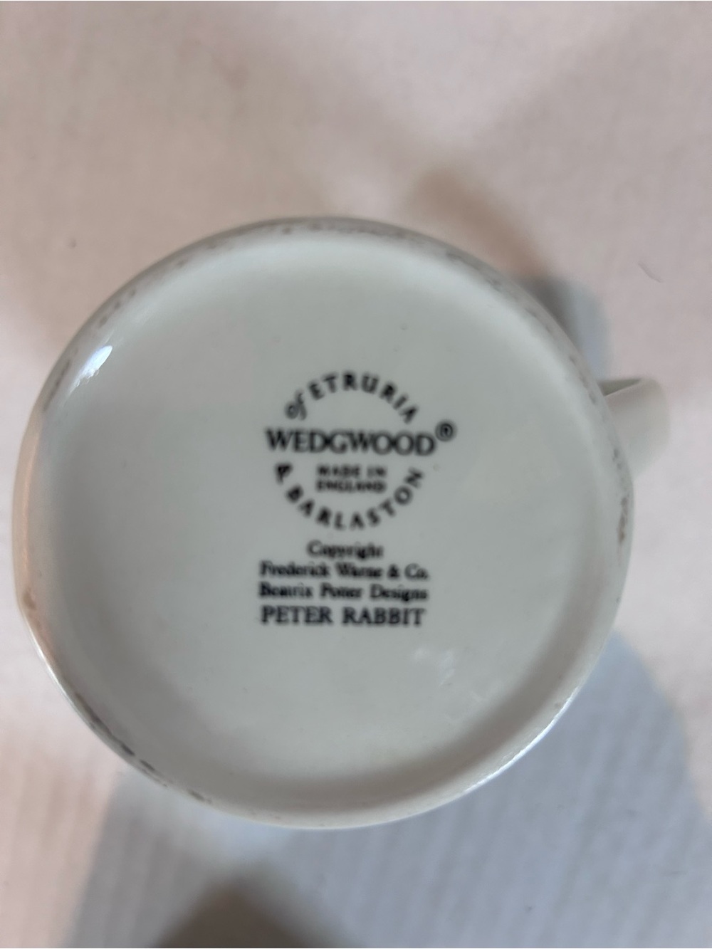 Wedgewood Peter Rabbit pitcher - Picture 4 of 5